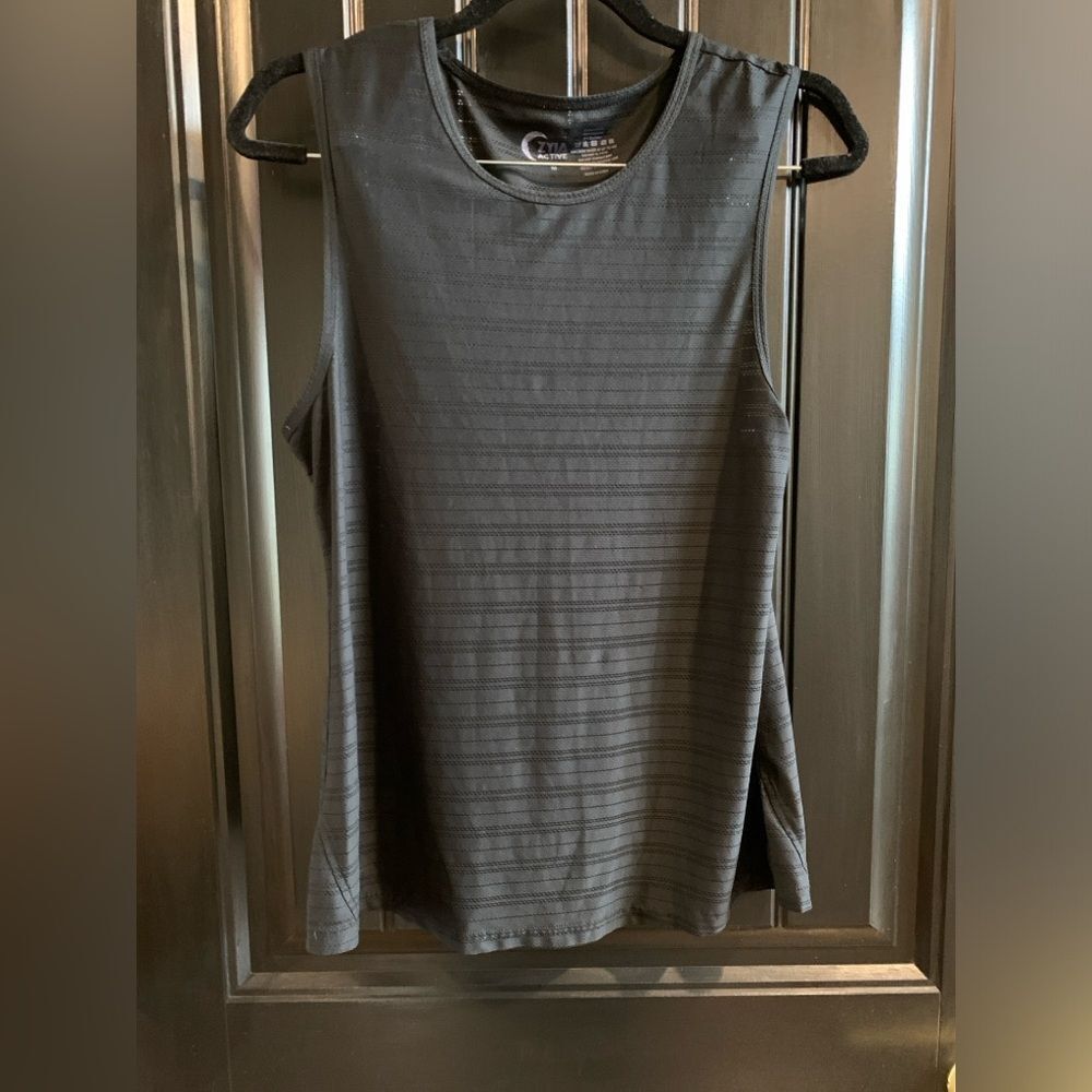 Zyia Active Mesh Workout Shirt | Medium